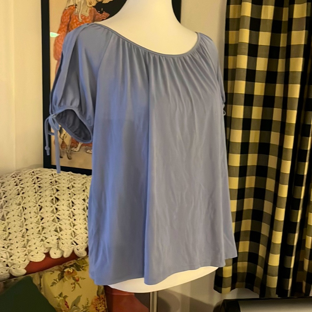 Green Envelope Los Angeles Gray top